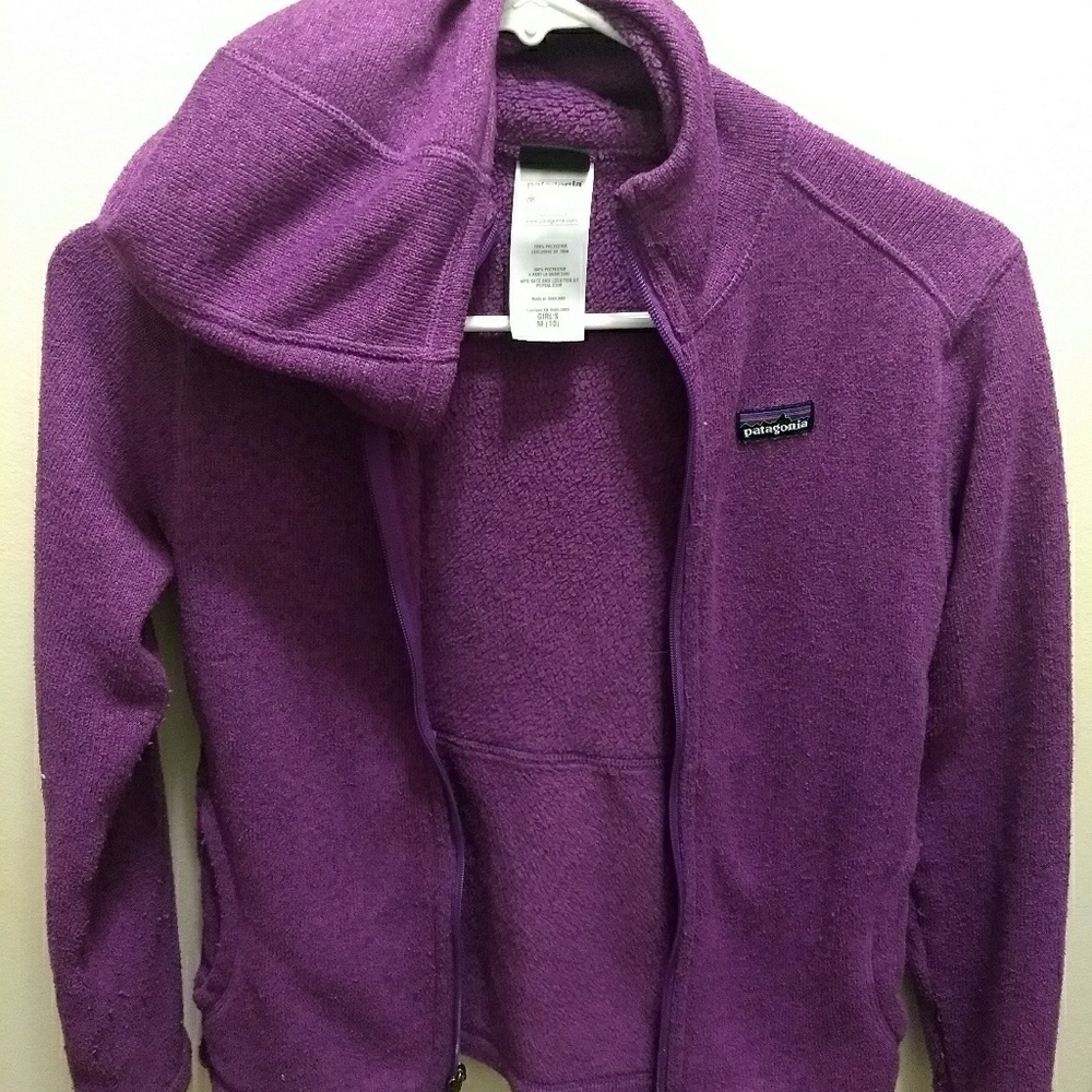 Girls Patagonia jacket, purple, fleece.